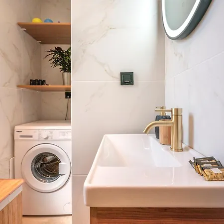 Cavos Luxury Apartment