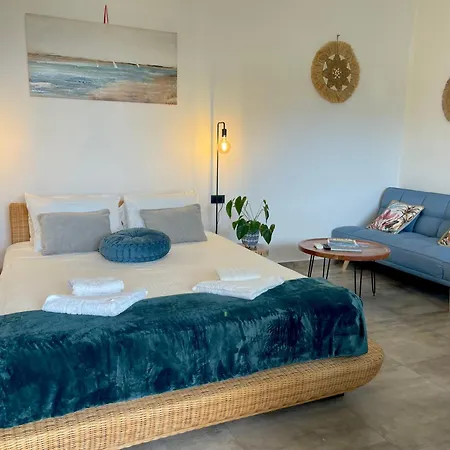 Cavos Luxury Apartment